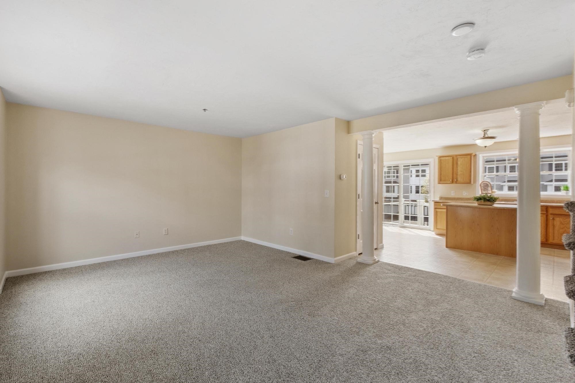 1975 Middlesex St # 33 Property Photo 8