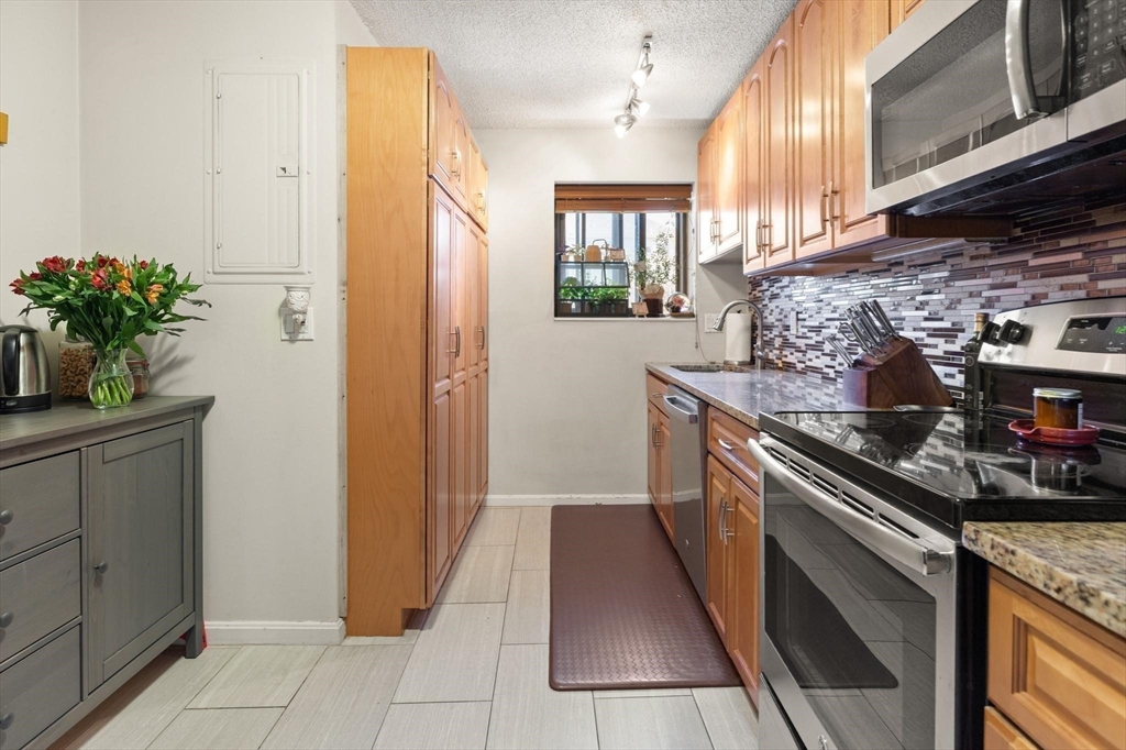 22 Ninth # 107 Property Photo 14