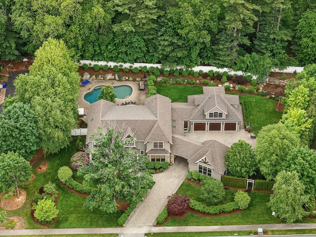 4 Abbott Ln Property Photo 1
