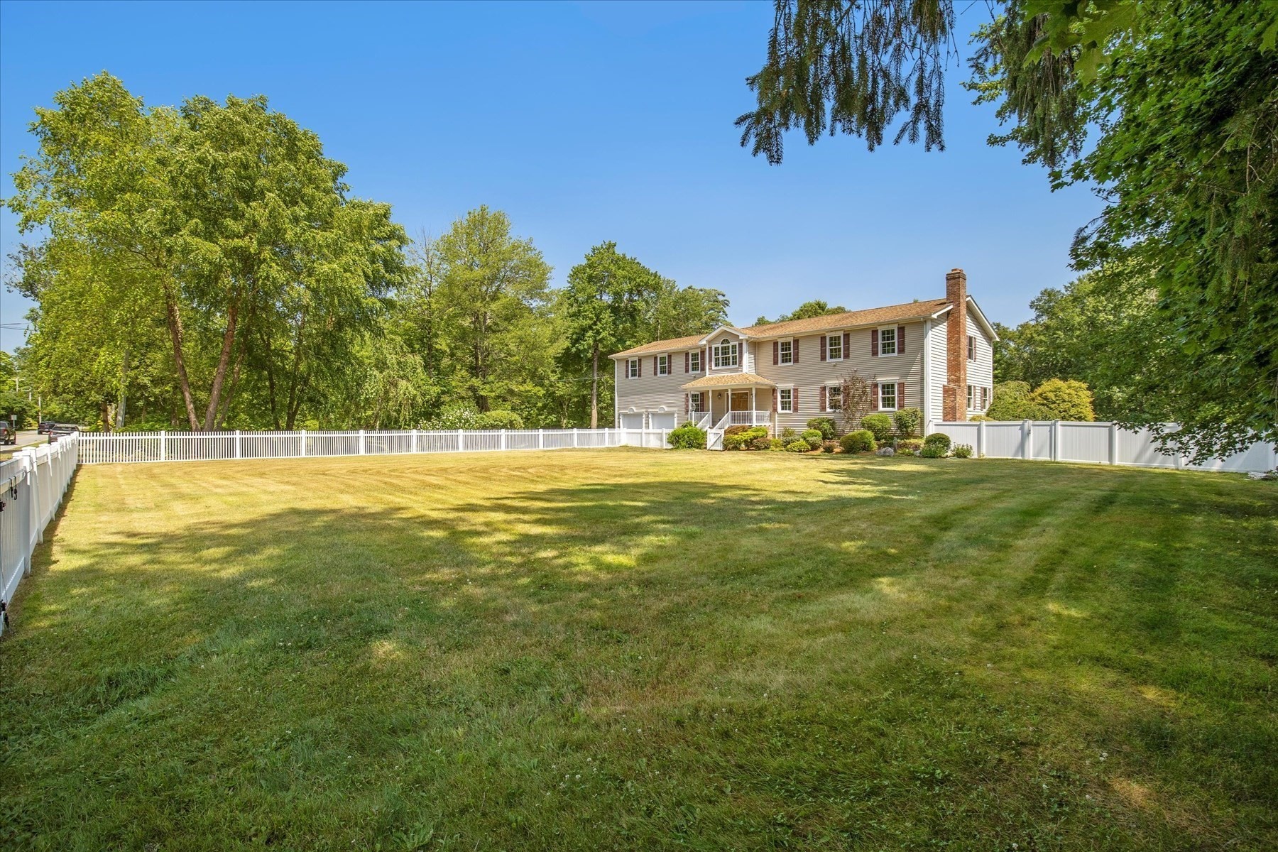 220 Mattapoisett Rd Property Photo 2