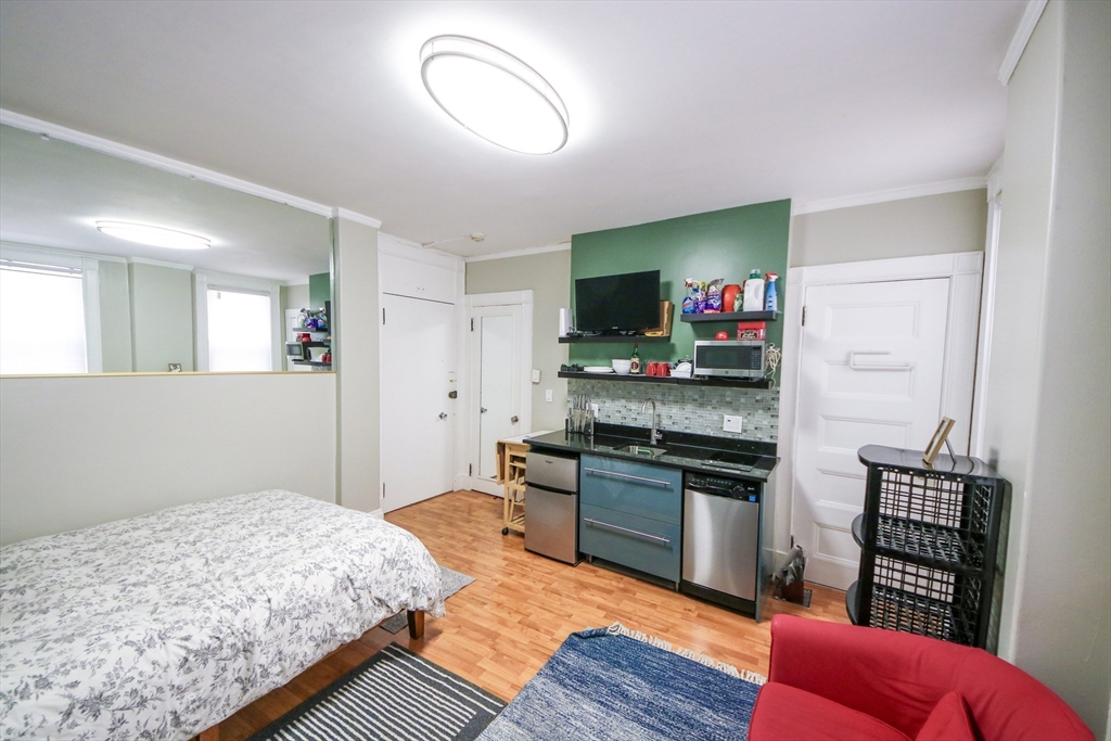 21 Beacon St # 3K Property Photo 1
