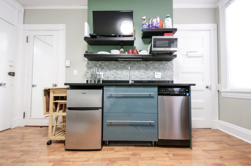 21 Beacon St # 3k Property Photo 4