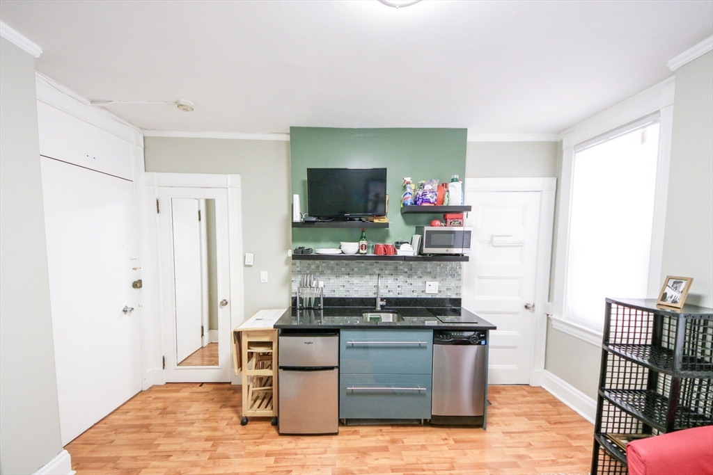 21 Beacon St # 3k Property Photo 7