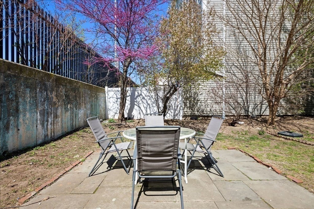 9 Allen Ct # 9 Property Photo 1