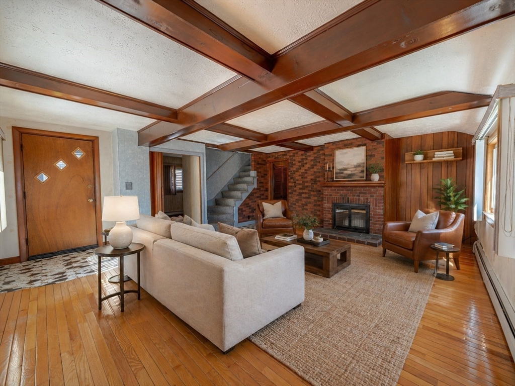 118 Sunnyside Ave. Property Photo 2