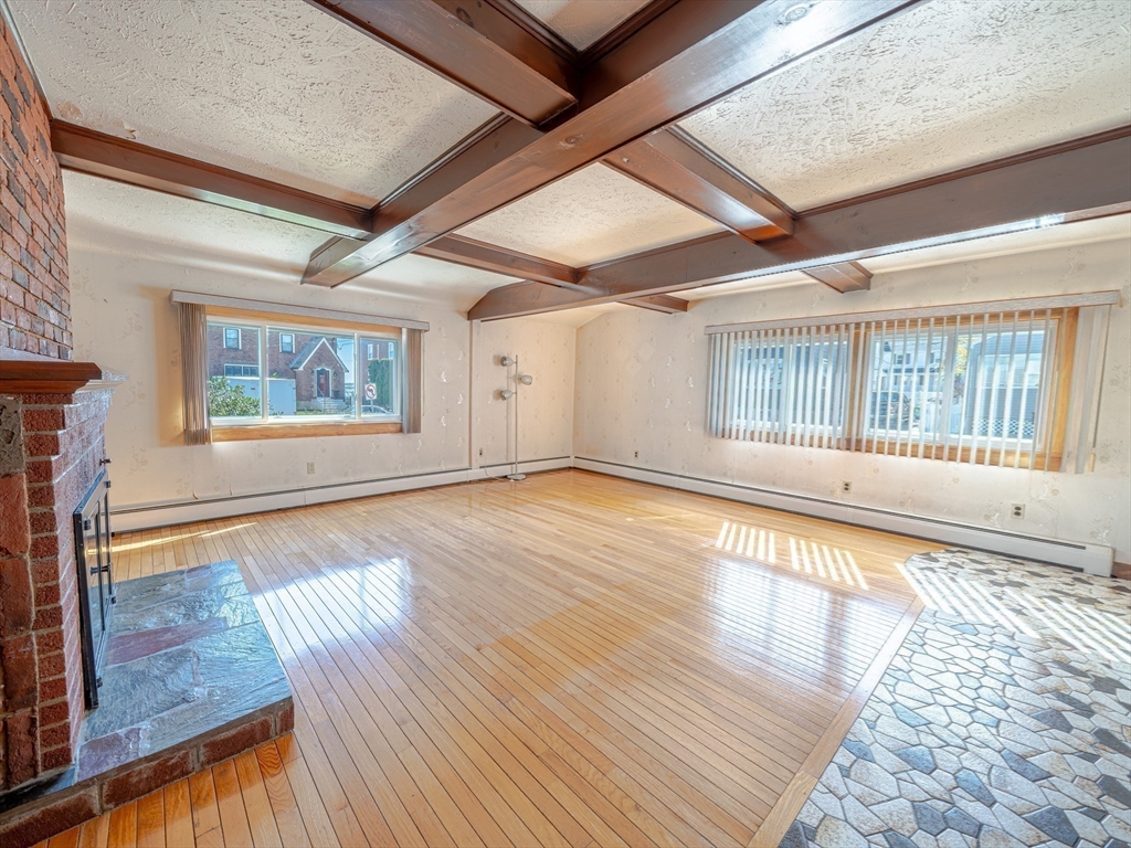 118 Sunnyside Ave. Property Photo 4