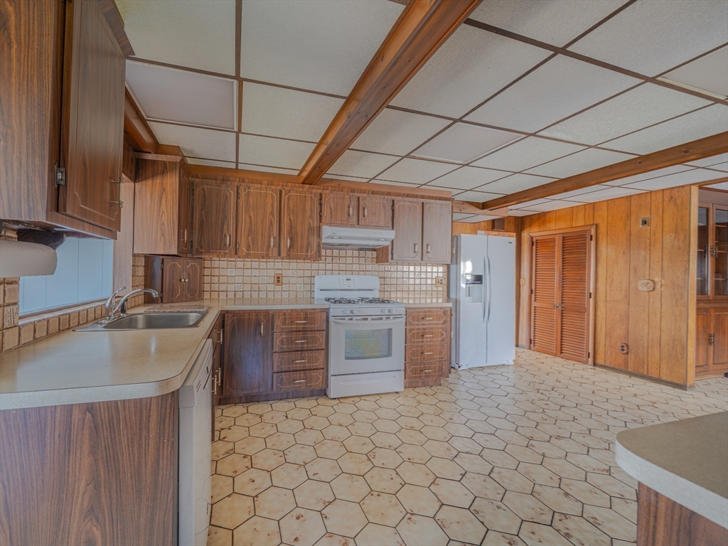 118 Sunnyside Ave. Property Photo 6