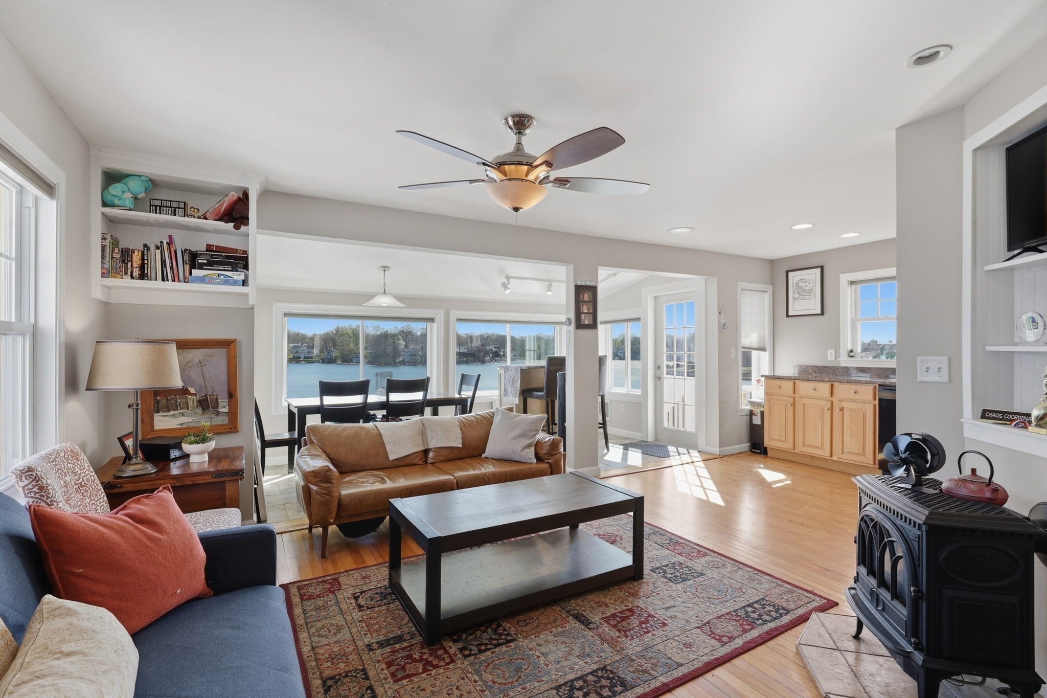 411b Lake Avenue Property Photo 11