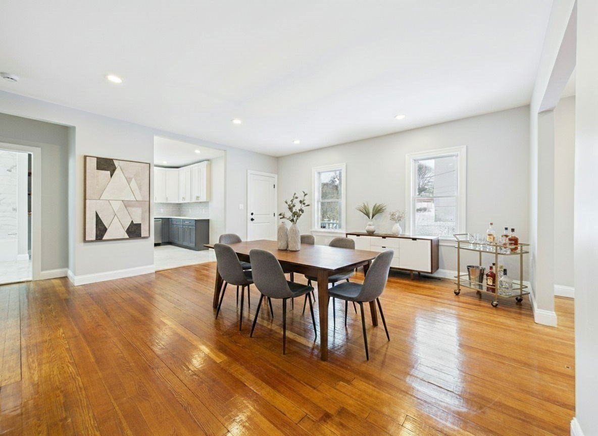 542 King Philip St Property Photo 4