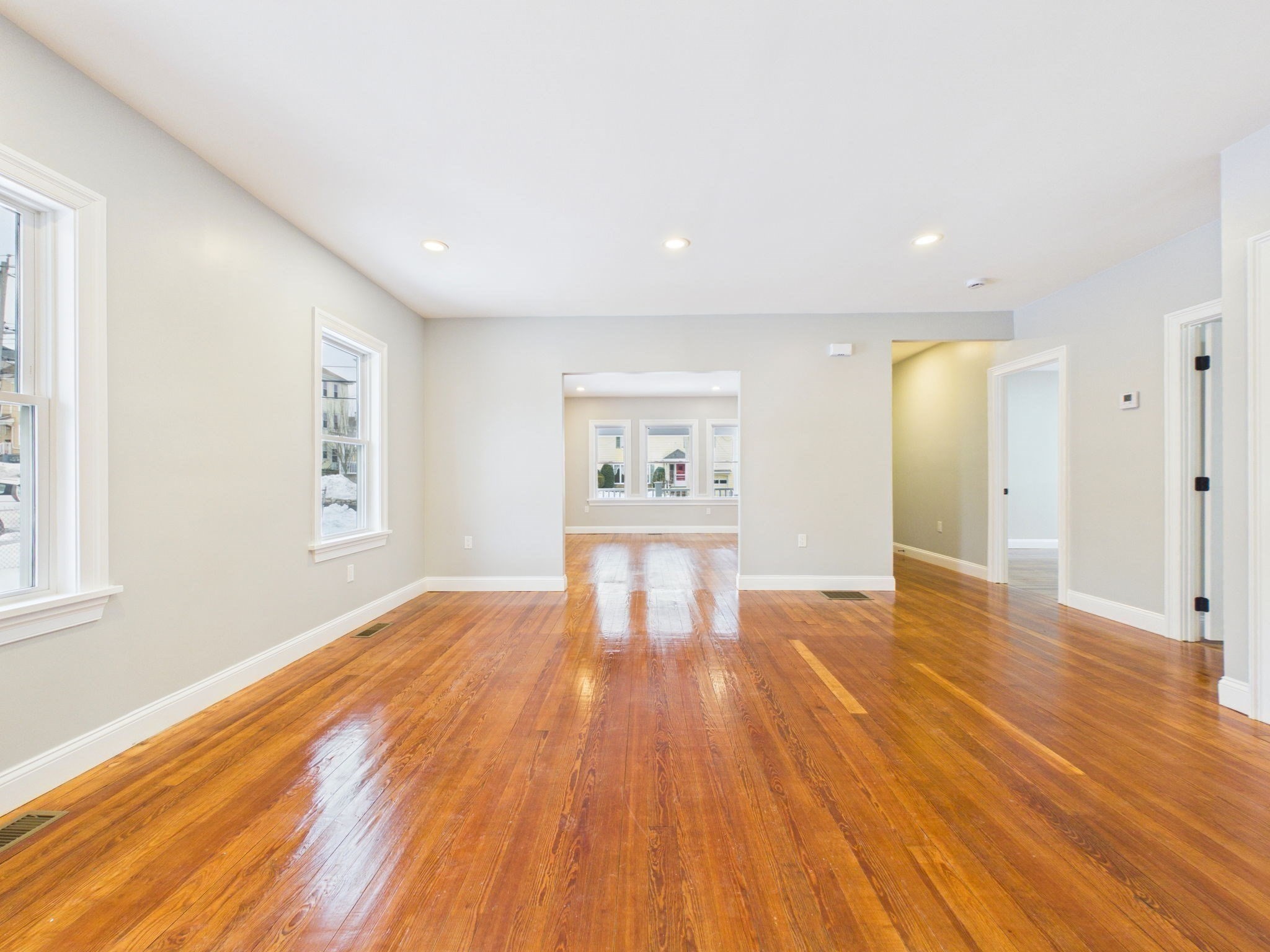 542 King Philip St Property Photo 18