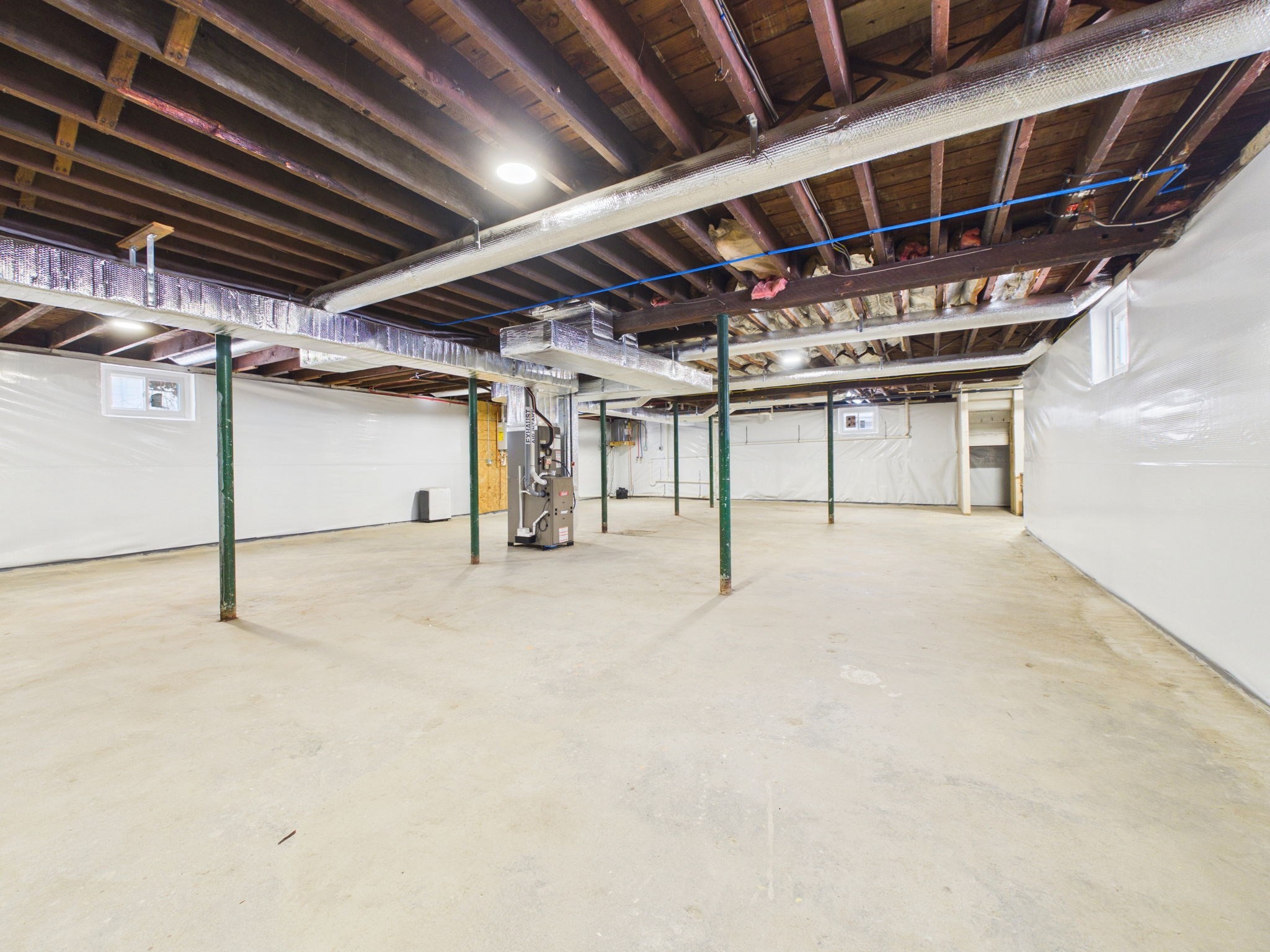 542 King Philip St Property Photo 35