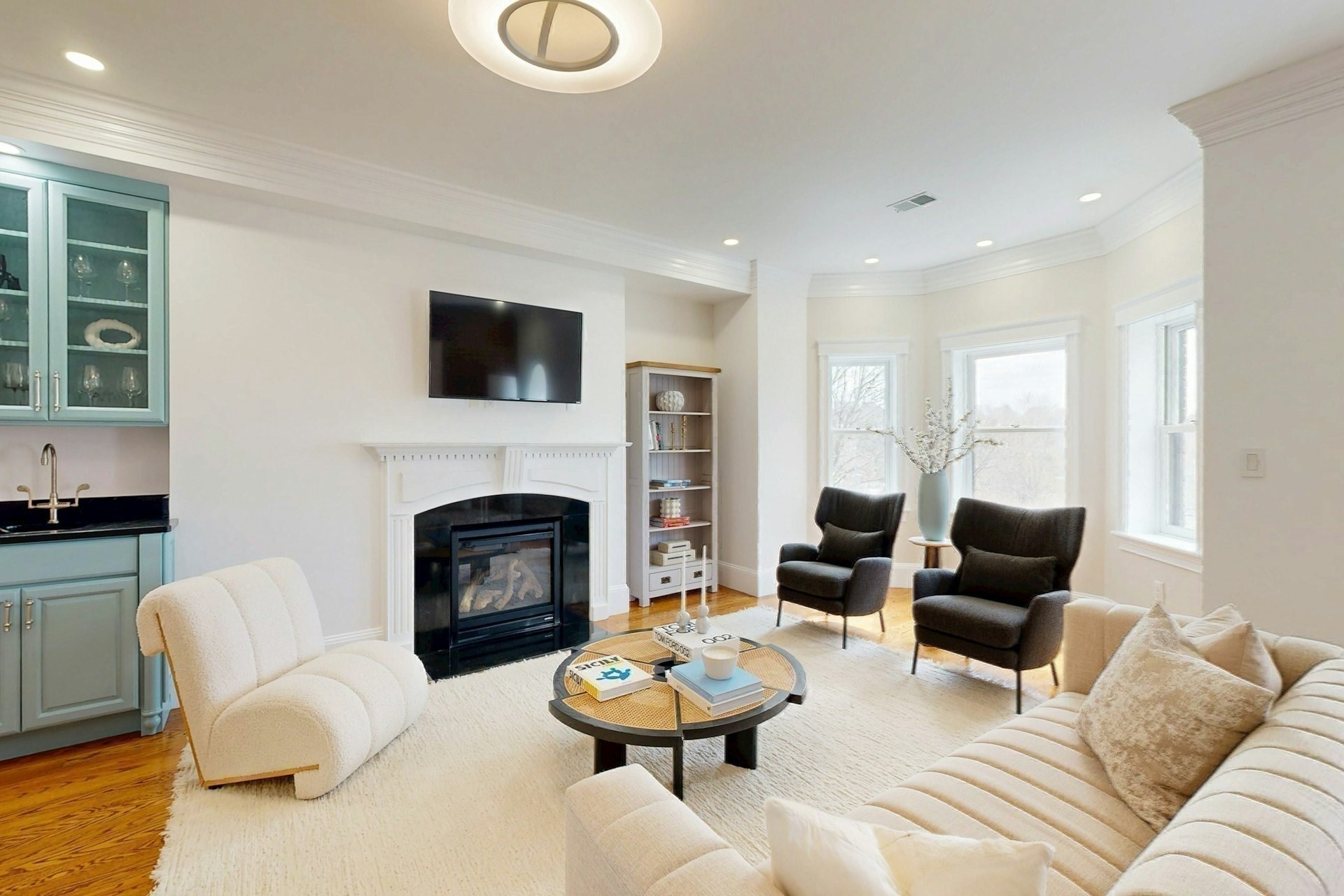 322 Tappan St # 2 Property Photo 8