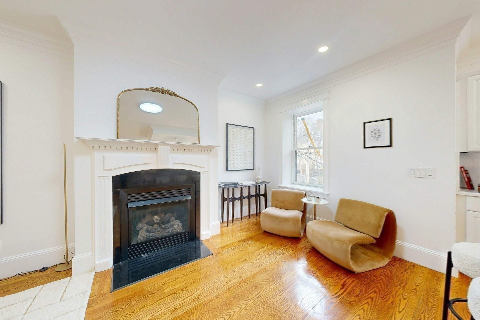 322 Tappan St # 2 Property Photo 10