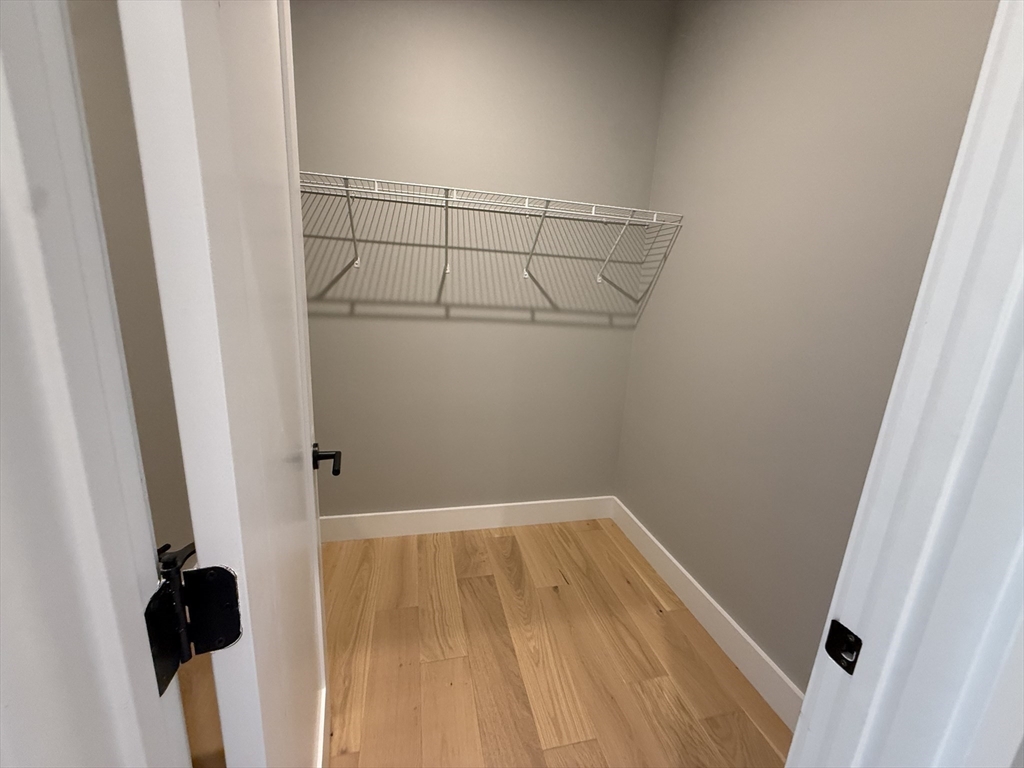 60 Cross St E # 207 Property Photo 12