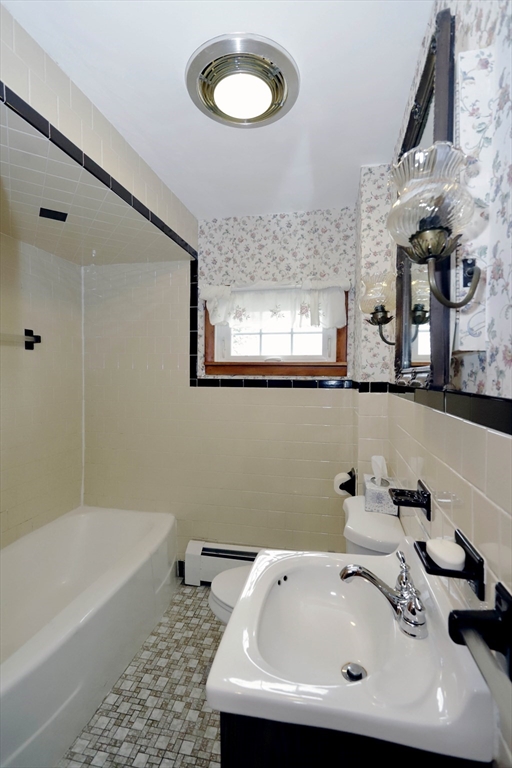 79 Woodlawn St Property Photo 34