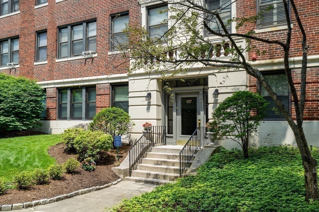 137 Englewood Ave # 5 Property Photo 30
