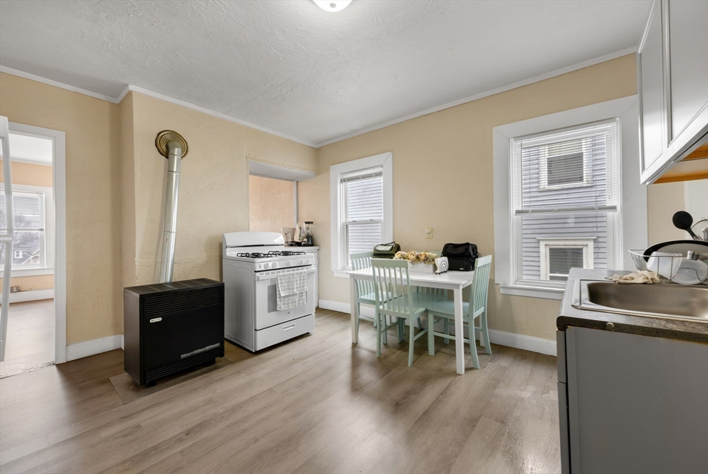 20 Mott St Property Photo 3