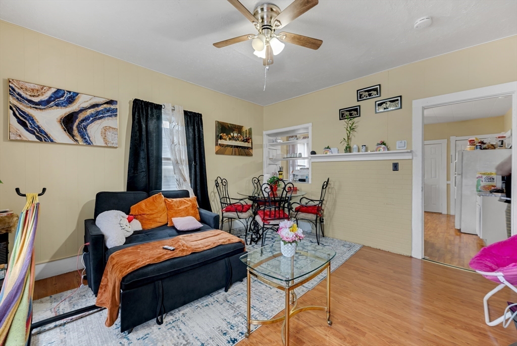 20 Mott St Property Photo 8