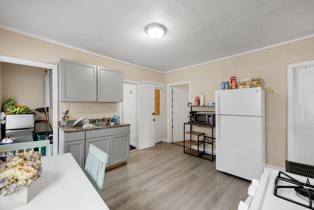 20 Mott St Property Photo 12