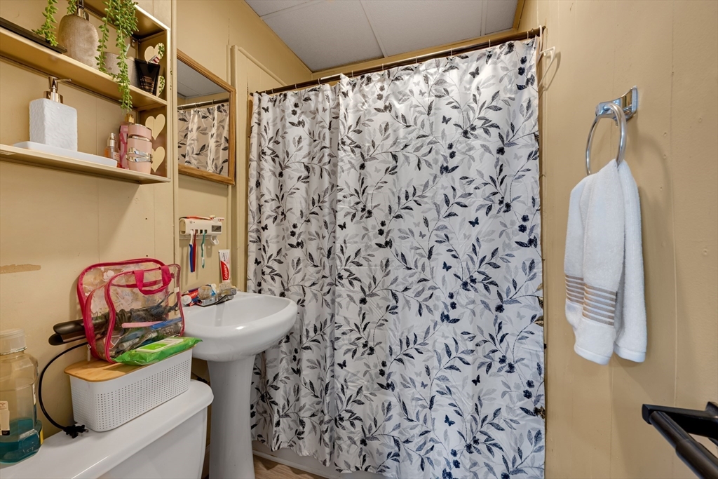 20 Mott St Property Photo 21