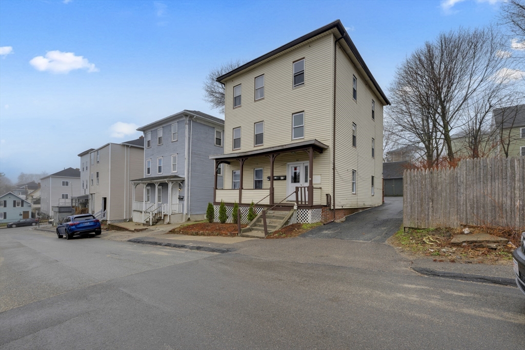 20 Mott St Property Photo 24