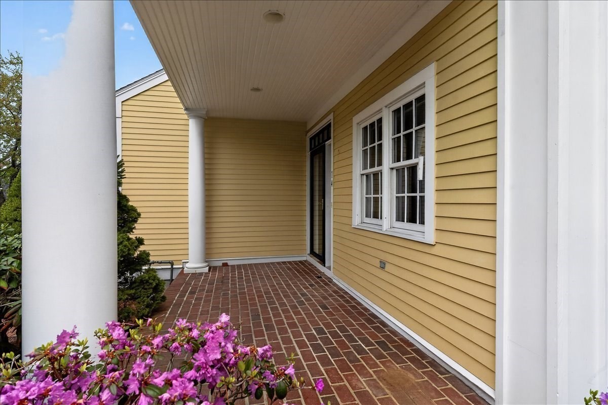 14 Whiting Lane # 14 Property Photo 3