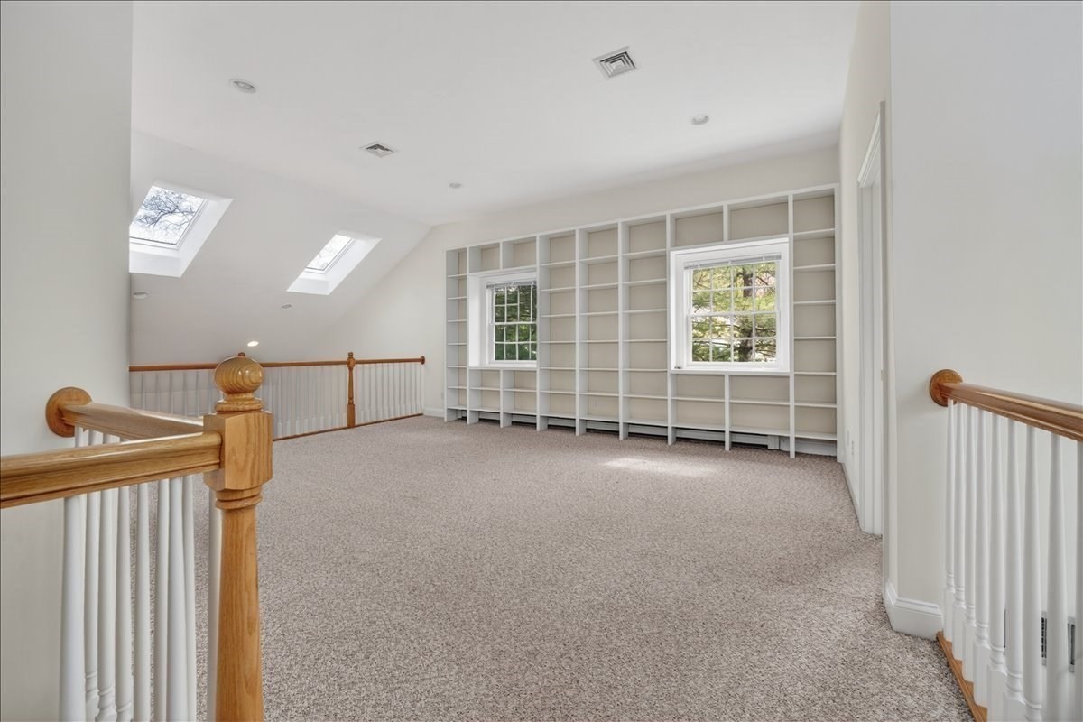 14 Whiting Lane # 14 Property Photo 28