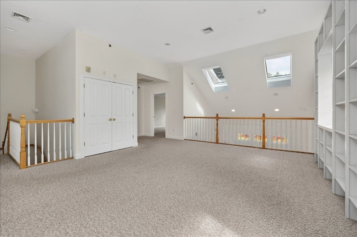 14 Whiting Lane # 14 Property Photo 29
