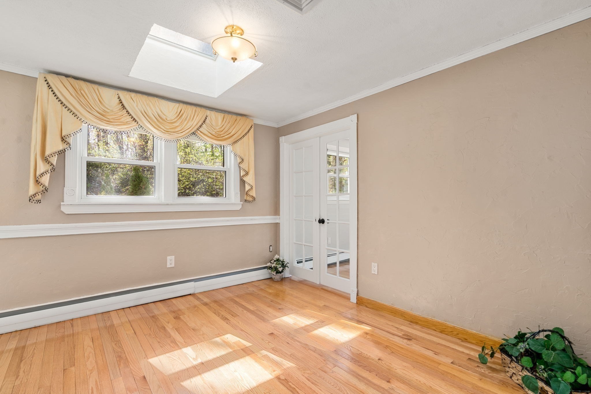 164 Lockland Ave Property Photo 8