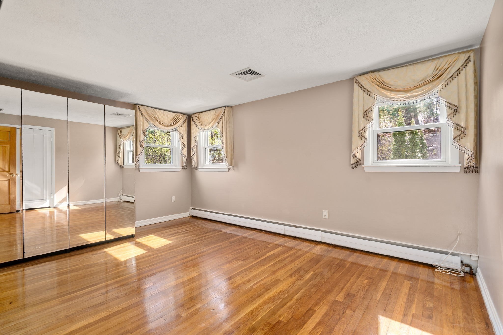 164 Lockland Ave Property Photo 13