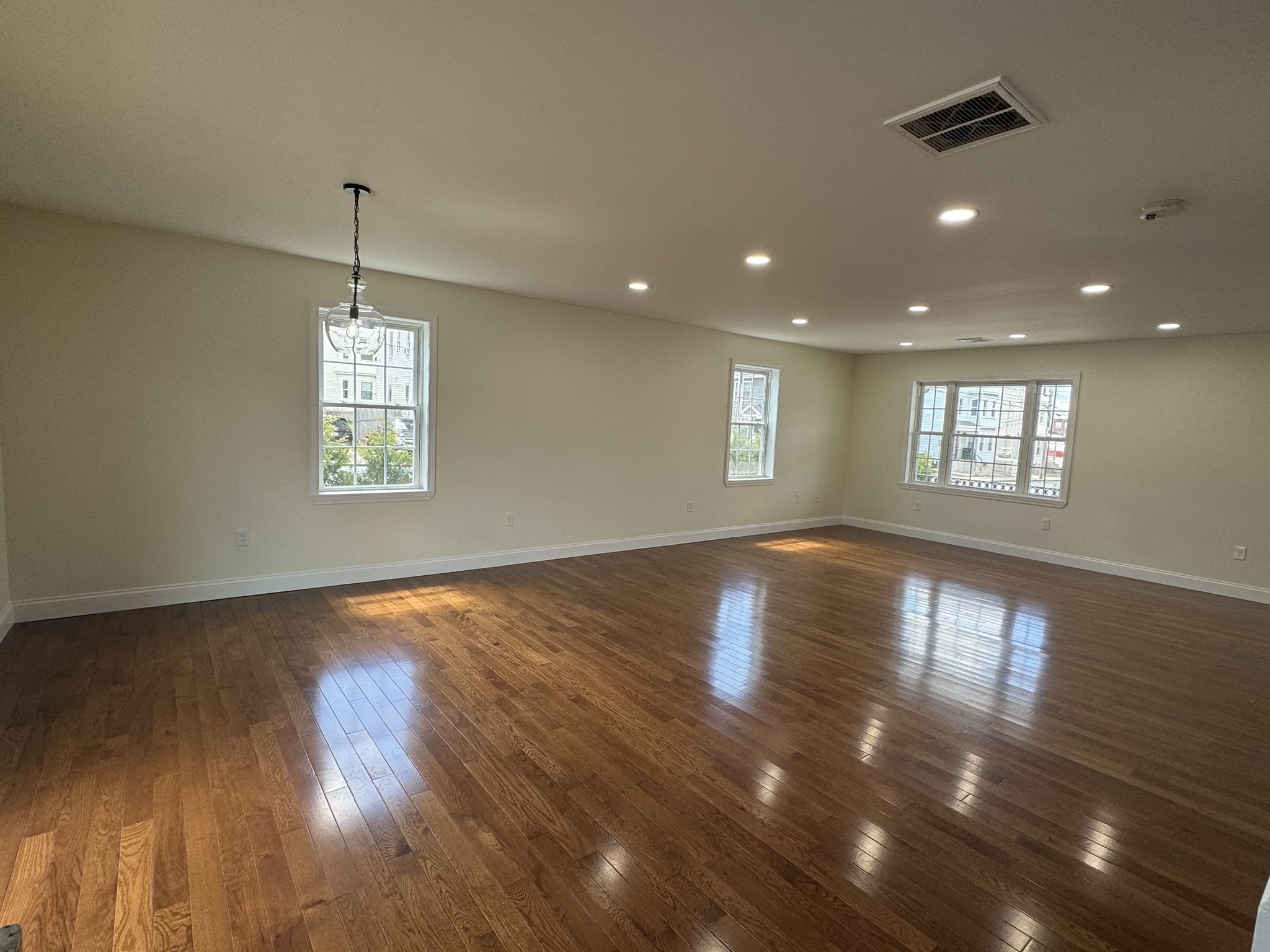 6 N Rocliffe St Property Photo 6