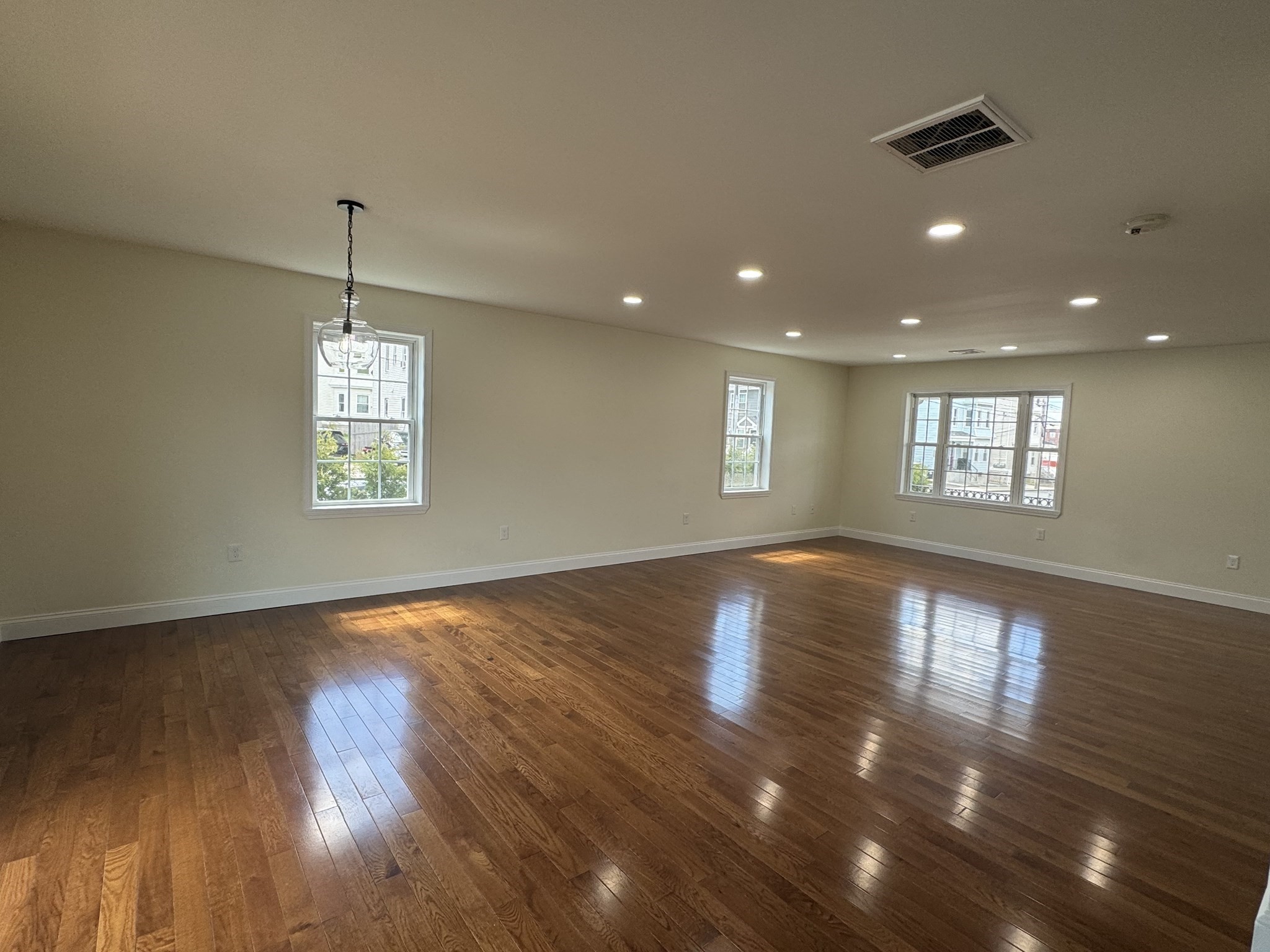 6 N Rocliffe St Property Photo 7