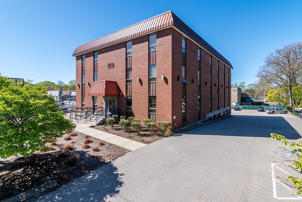 120 N Main St # 305 Property Photo 3