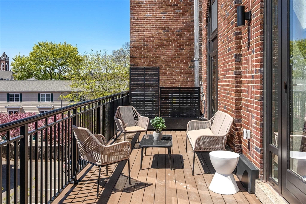61 Hall Street # 18 Property Photo 18
