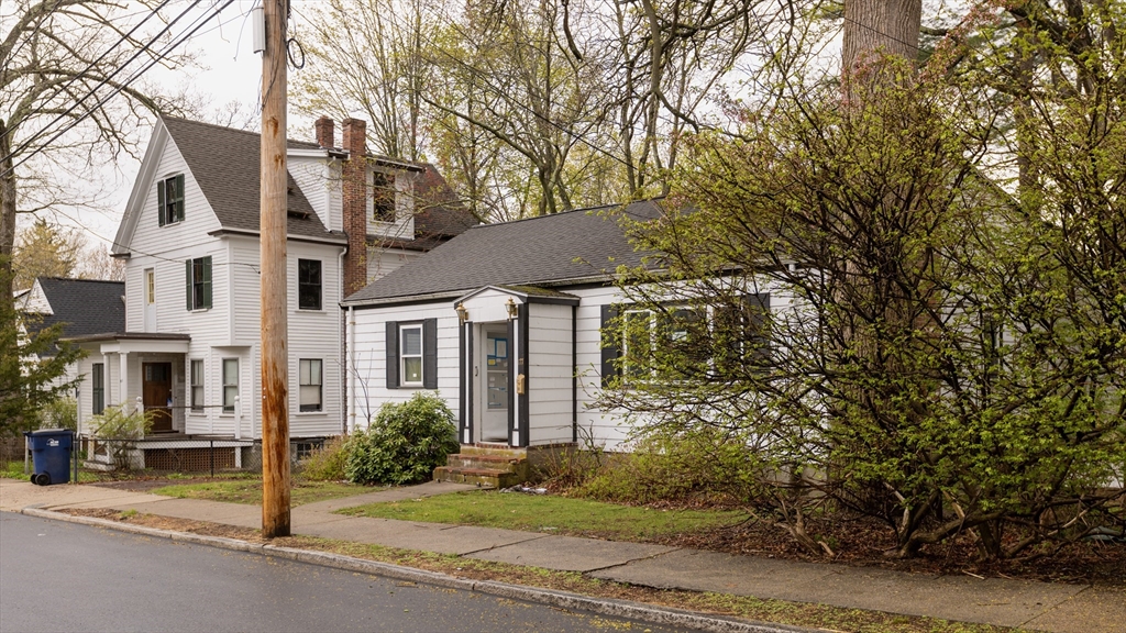 177 Perham St Property Photo 2