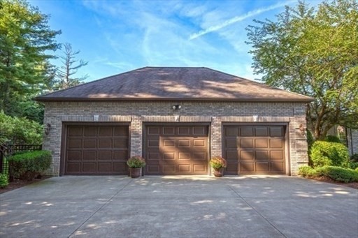 14 Lexington Circle Property Photo 40