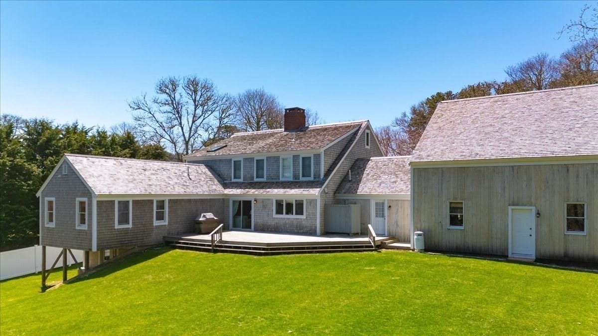 60 Harbor Hill Rd Property Photo 4