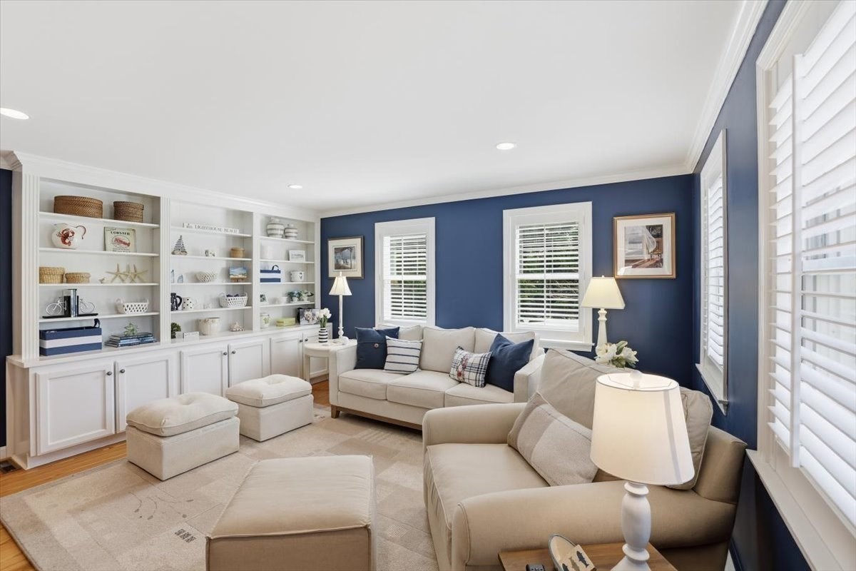 60 Harbor Hill Rd Property Photo 11