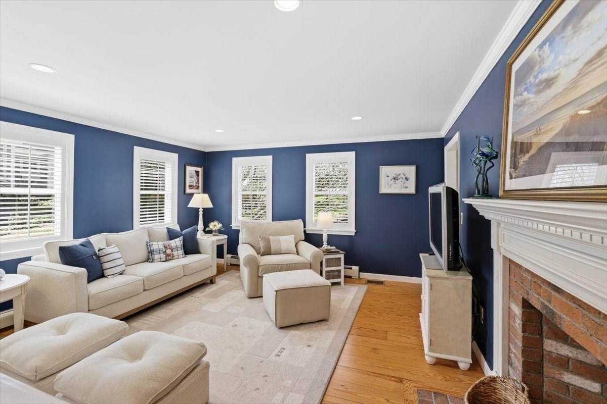 60 Harbor Hill Rd Property Photo 12