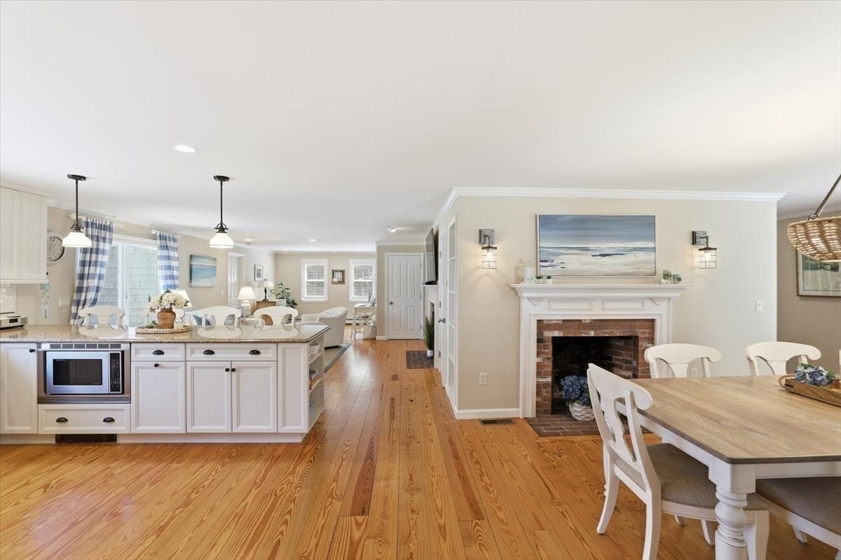 60 Harbor Hill Rd Property Photo 15