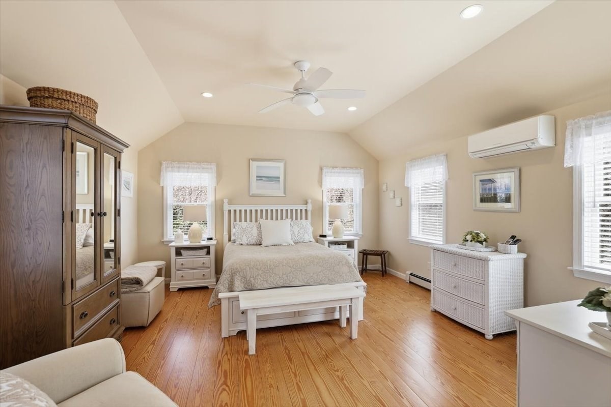60 Harbor Hill Rd Property Photo 17