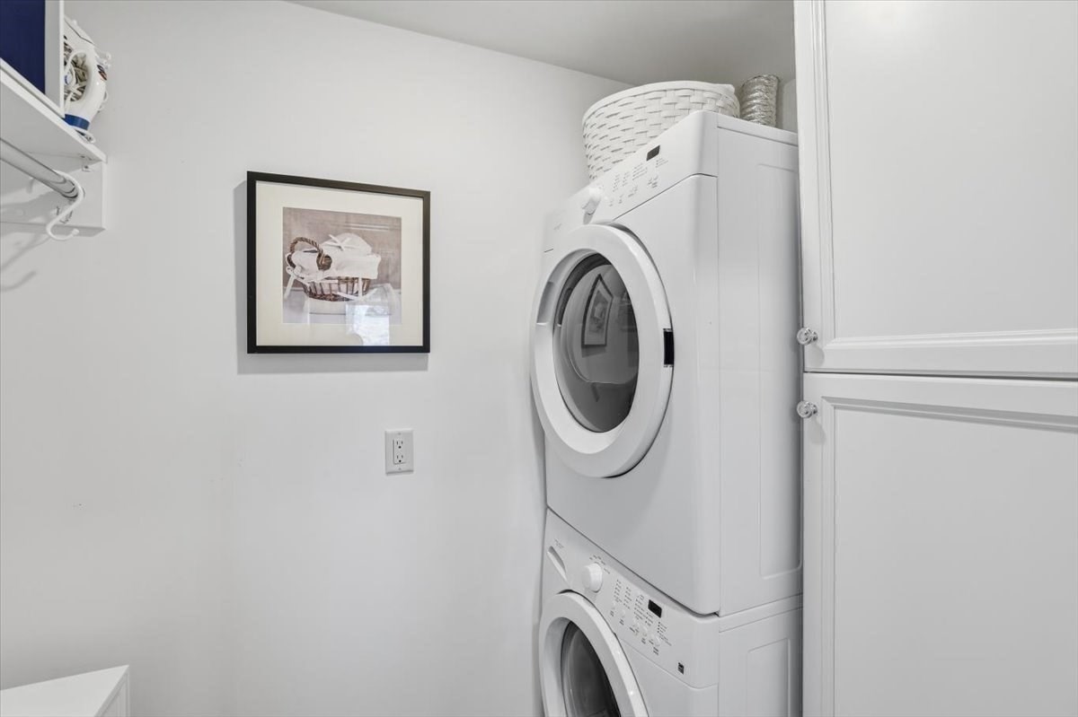 60 Harbor Hill Rd Property Photo 19
