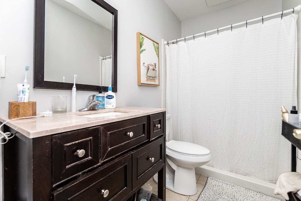 37 Temple Place # 404 Property Photo 13