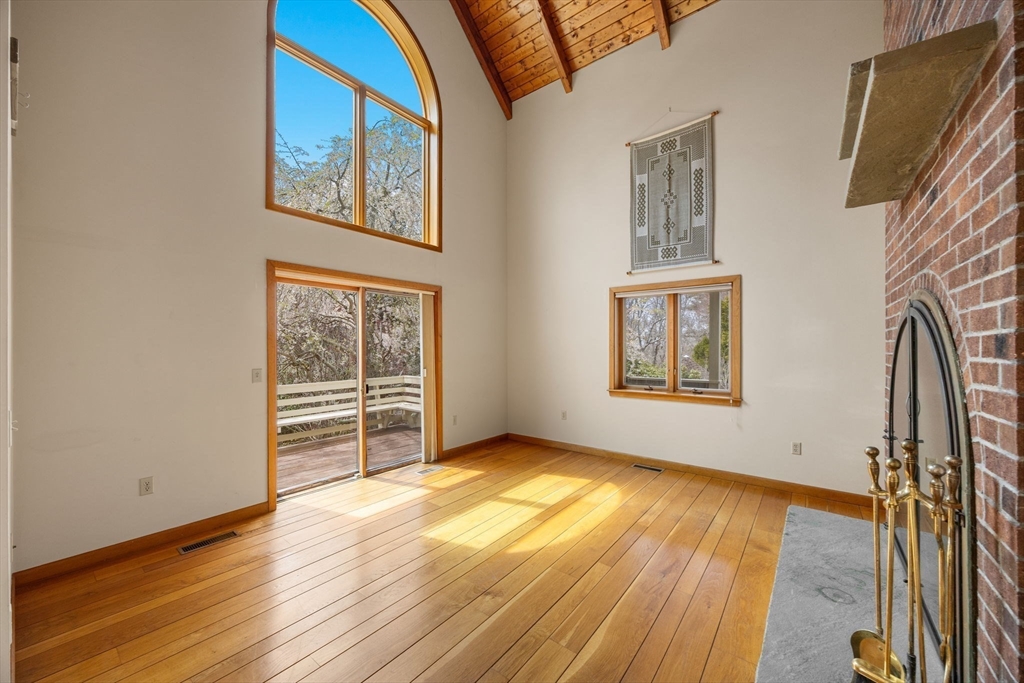 2 Hibbs Lane Property Photo 9