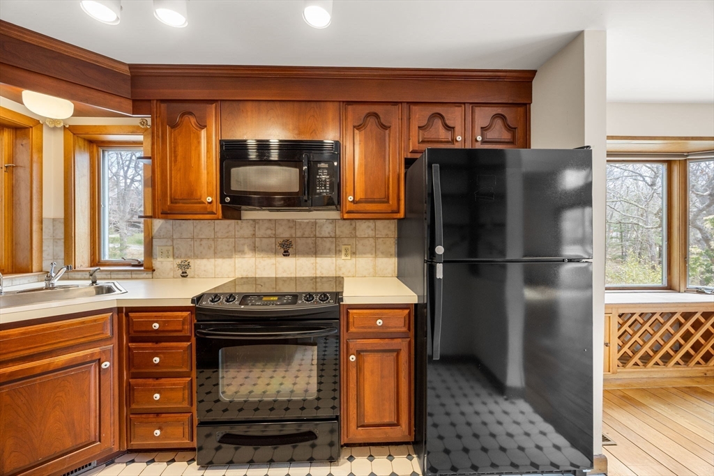 2 Hibbs Lane Property Photo 11