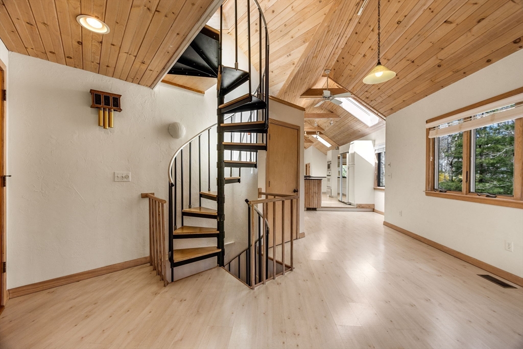 2 Hibbs Lane Property Photo 17
