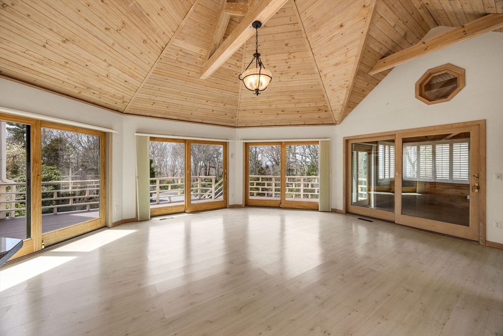 2 Hibbs Lane Property Photo 21