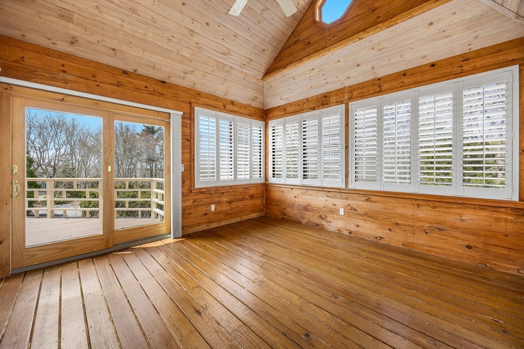 2 Hibbs Lane Property Photo 23