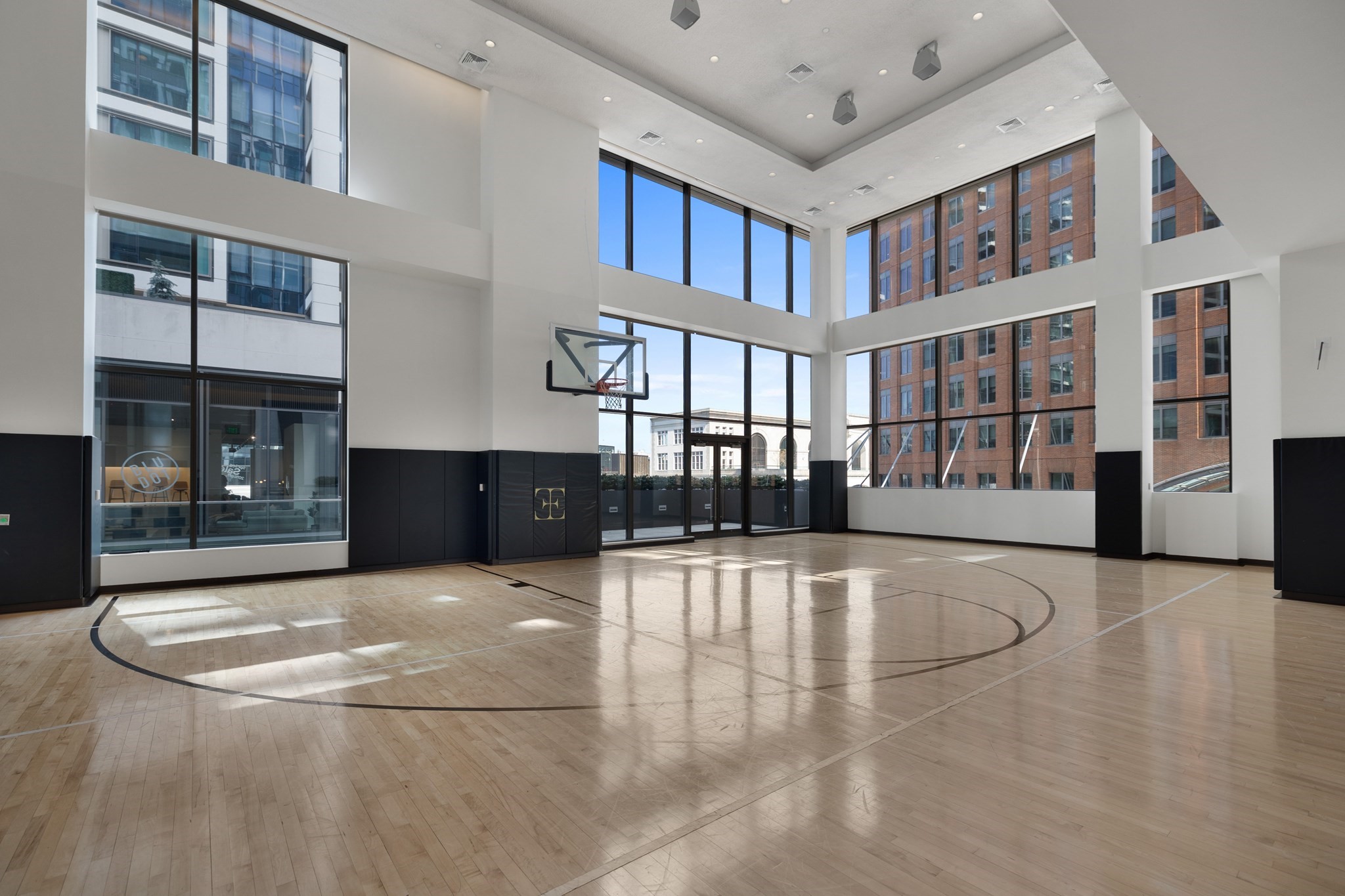 133 Seaport Blvd # 1805 Property Photo 21