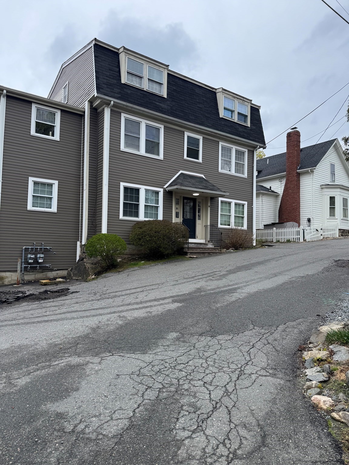 9 Hillside Avenue # 4 Property Photo 1